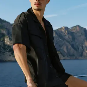 7 Satin Horizon Short - Black