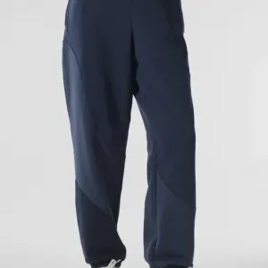 Make Waves Sweatpant - Navy Tonal