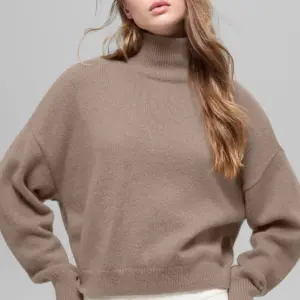 Wool Cashmere Cropped New Class Turtleneck Sweater - Chai Latte