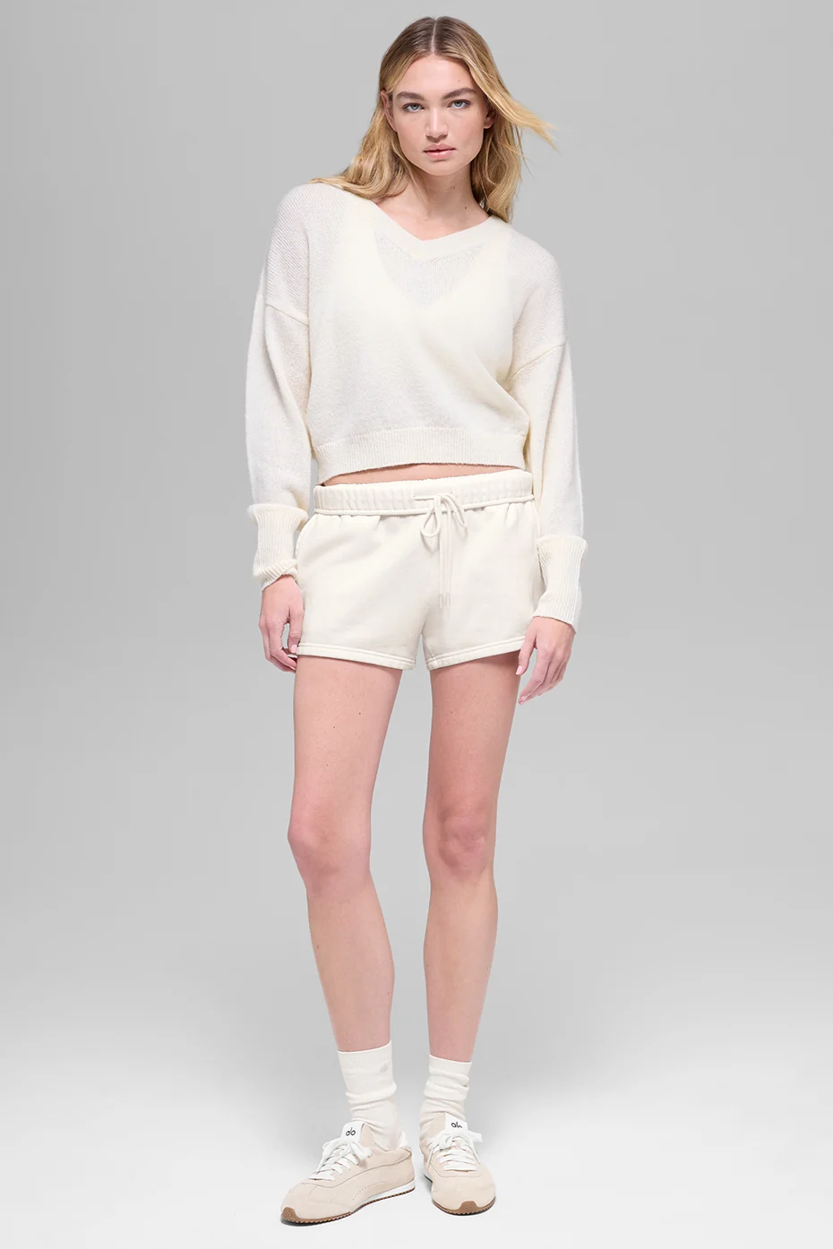 Wool Cashmere Cropped New Class V-Neck Sweater - Ivory - Image 4