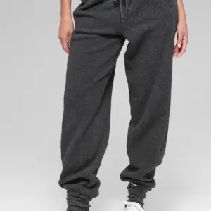 Polar Fleece High-Waist Retreat Jogger - Dark Heather Grey