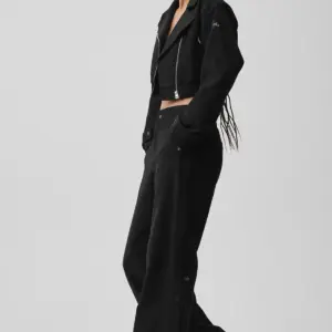 Mid-Rise Cosmopolitan Snap Pant - Black